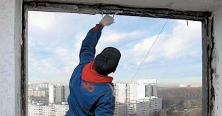 Демонтаж остекления балкона в Каменске-Уральском - цена от 564 руб. - Сварной-Кмн